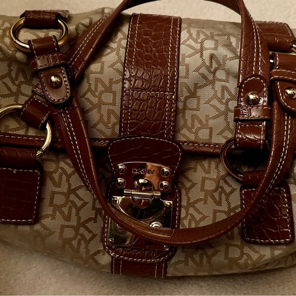 DKNY handbag - Picture 4 of 4